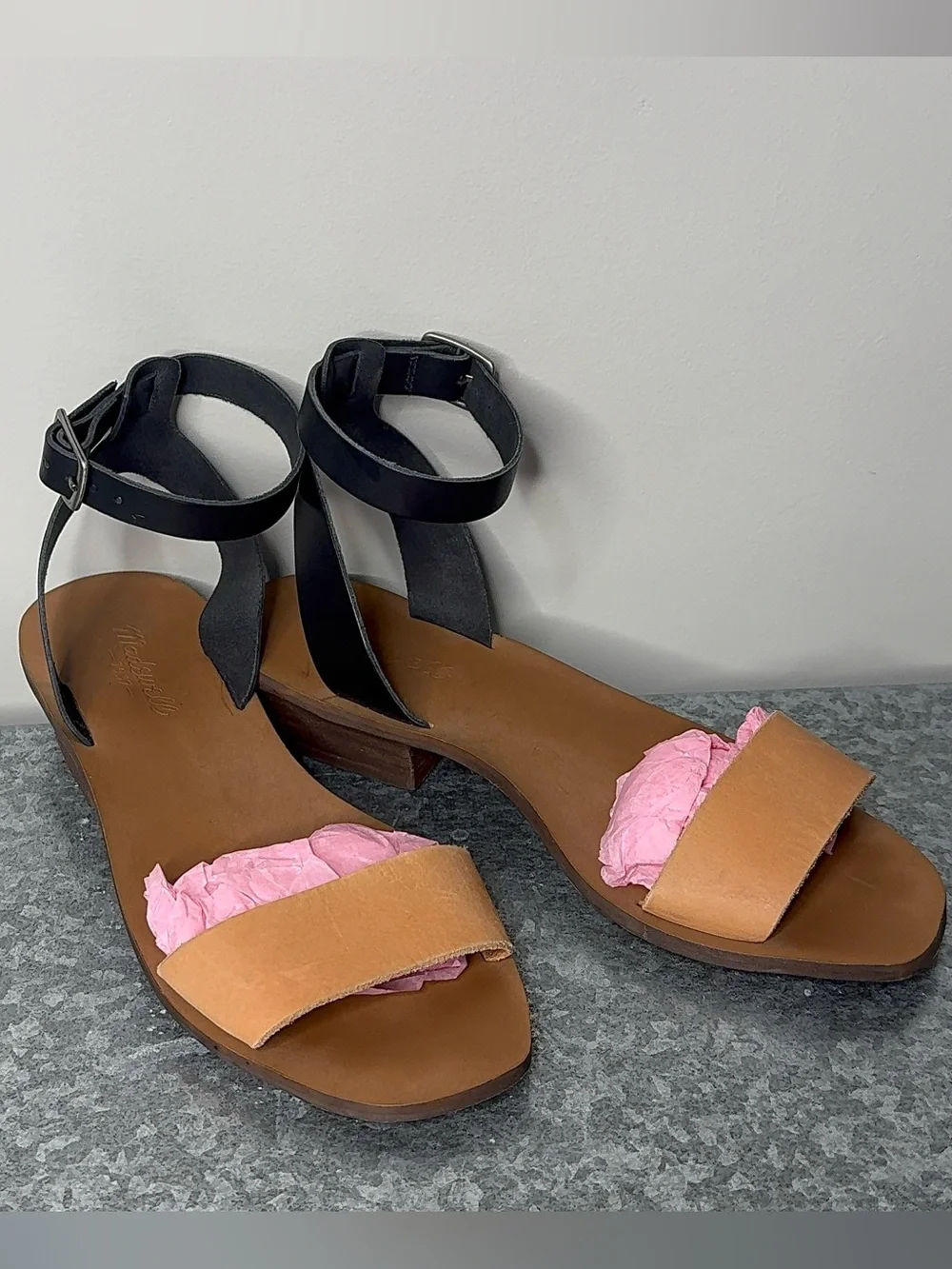 Madewell Leather Black and tan Ankle Strap Sandal size 8